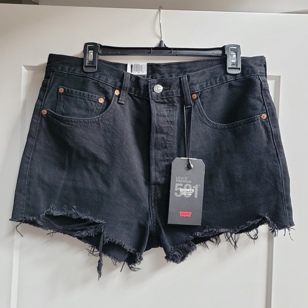 NWT Levi's • 501 high rise shorts